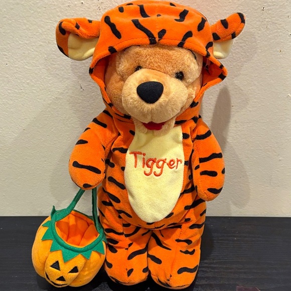 Disney Winnie the Pooh in  Tigger costume plush - Picture 1 of 4